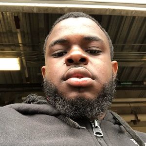 Meet your Posher, Yves